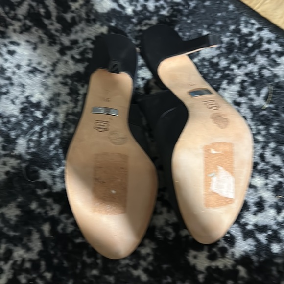 Sandals - Picture 2 of 3